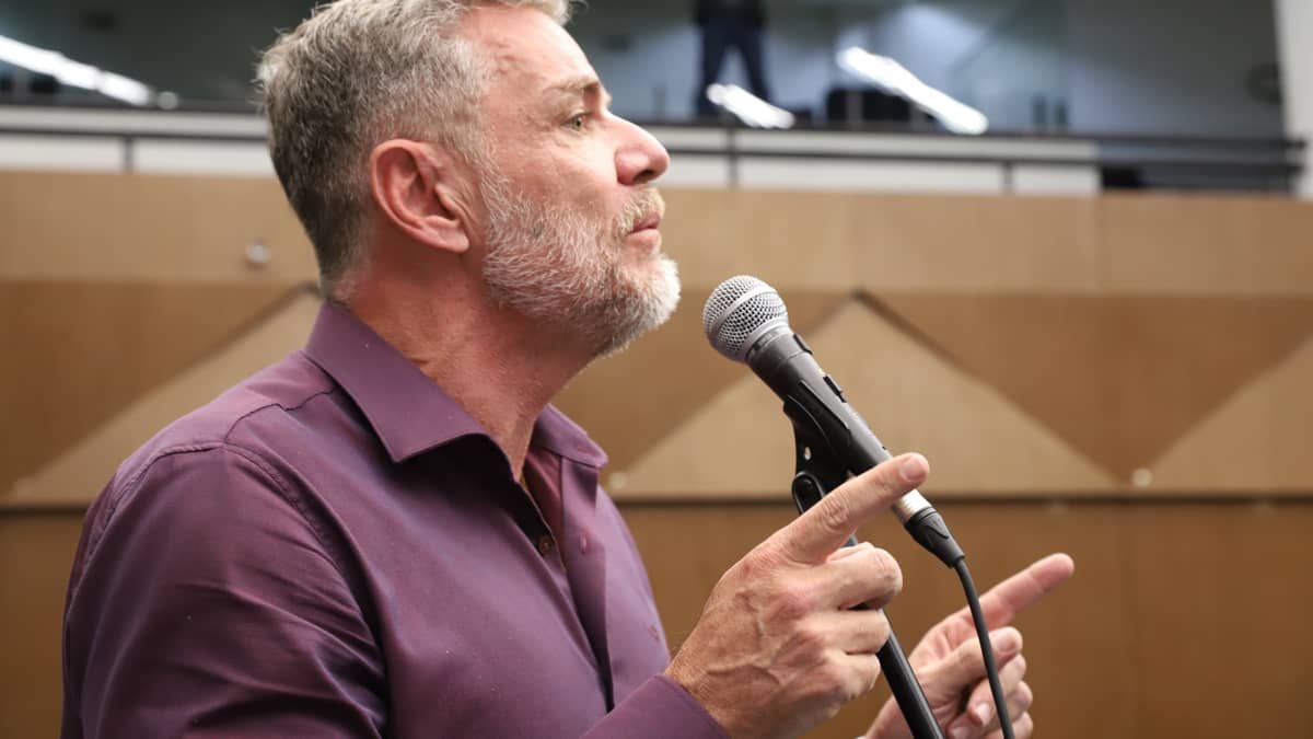 'Se o processo fosse uma farsa, o juiz teria arquivado', diz Juliano Lopes sobre afastamento de Gabriel Azevedo