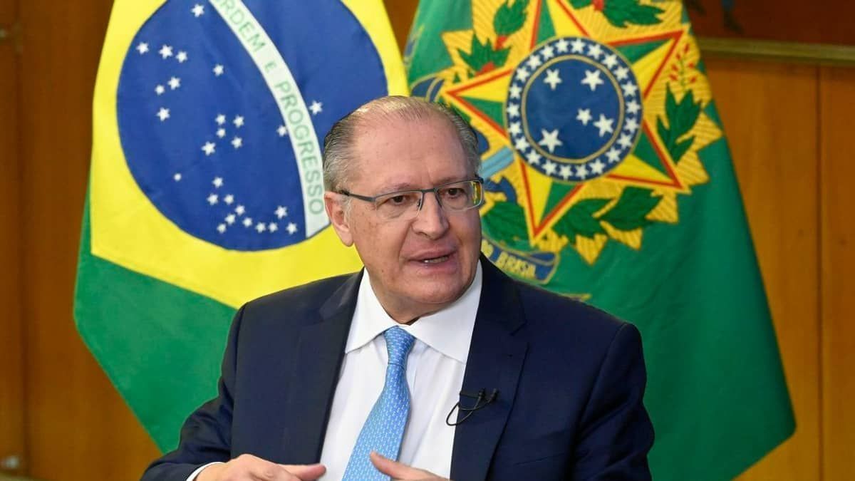 “Em poucas horas, tudo normalizado”, prevê Alckmin sobre restabelecimento de energia após apagão