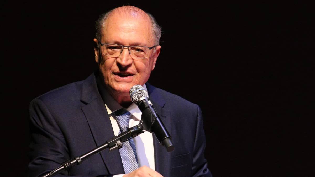 Alckmin diz que programa para reduzir preços de carros é temporário, até queda nos juros