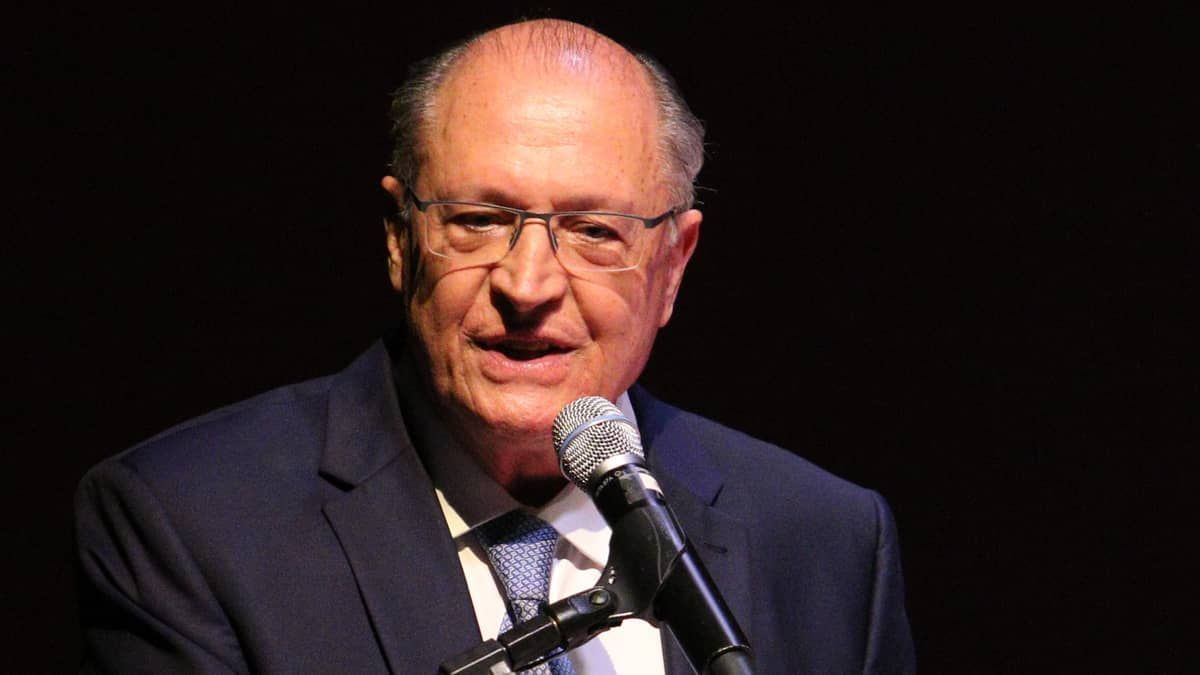 Deputados querem entregar título de cidadão honorário ao vice-presidente Geraldo Alckmin 