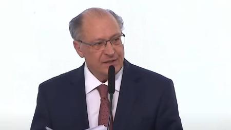 Vice-presidente Geraldo Alckmin afirmou que Lula não pretende revogar reformas trabalhista e previdenciária