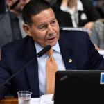 Mourão critica Lula por fala que associa bolsonaristas a ‘malucos’: ‘discriminação e deboche’