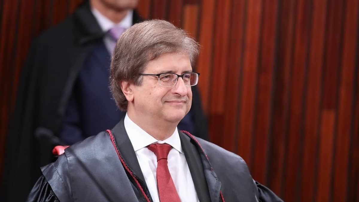MPE vê abuso de poder e manobra eleitoreira de Bolsonaro, em julgamento no TSE