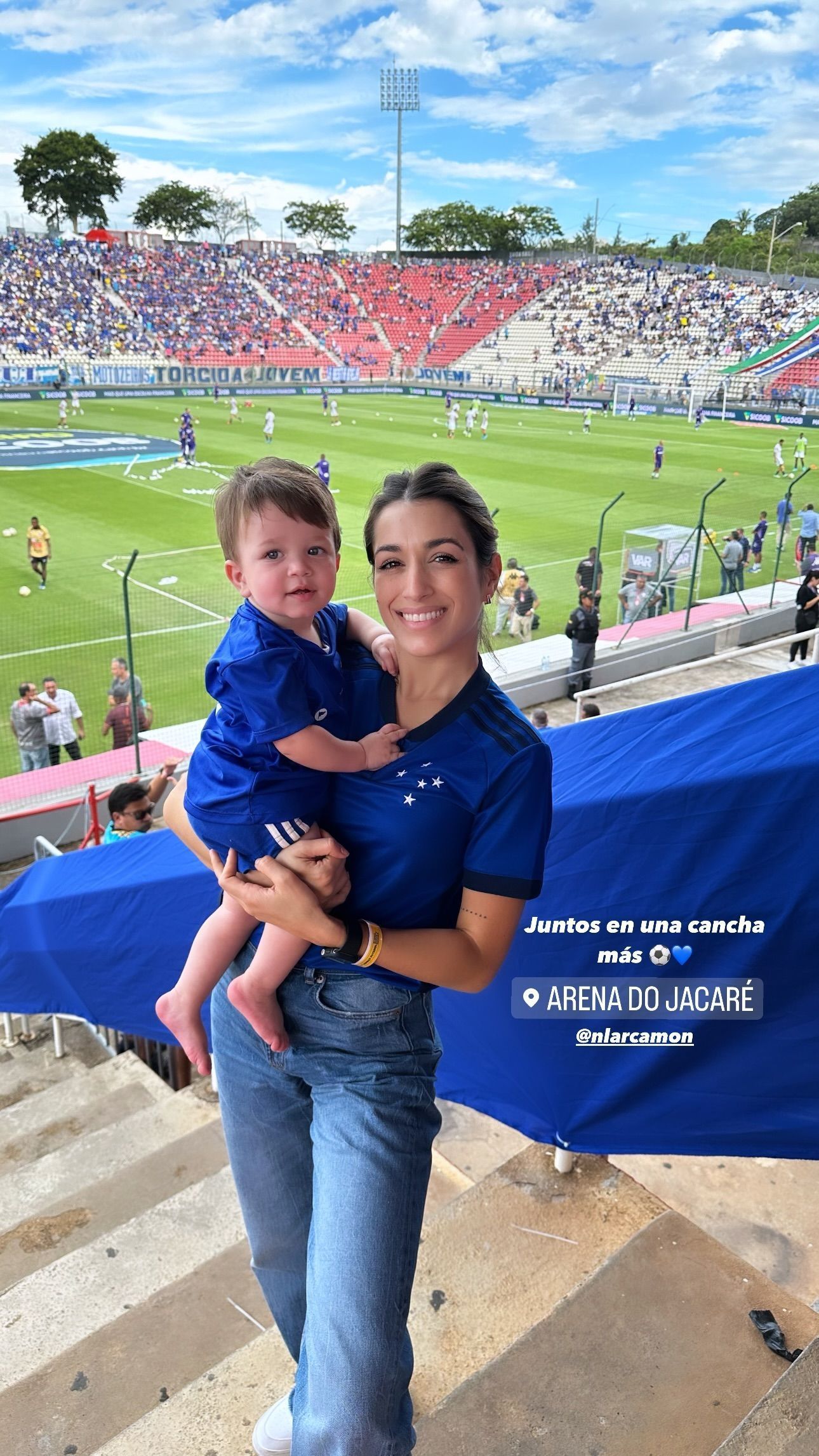 Família de Larcamón vai a estádio e assiste jogo do Cruzeiro pela primeira vez