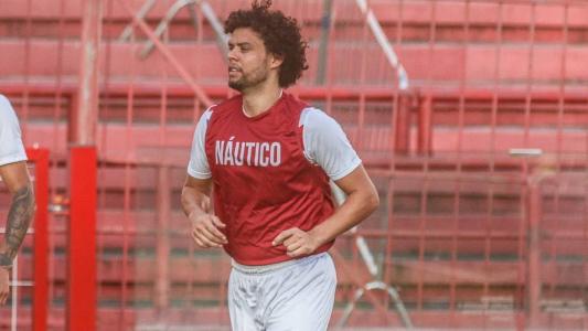 Victor Ferraz, lateral do Náutico, espera que culpados sejam punidos