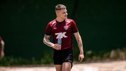 Atacante Renato Kayzer durante treino do Vitória