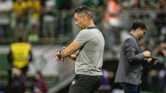 Jair Ventura, técnico do Vitória, durante partida contra o Palmeiras