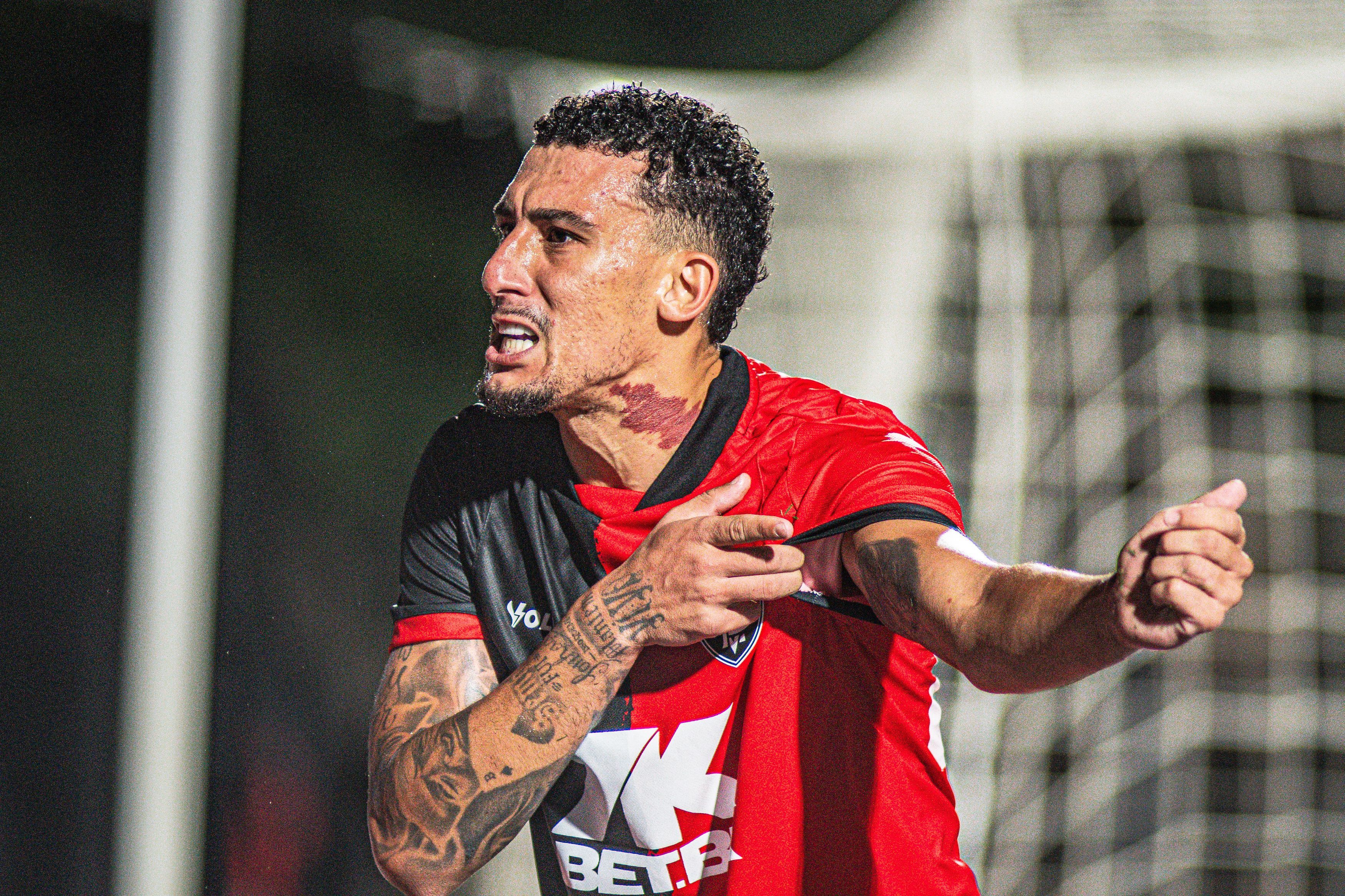 Vitória domina o Ferroviário-CE e vence a segunda na Copa do Nordeste