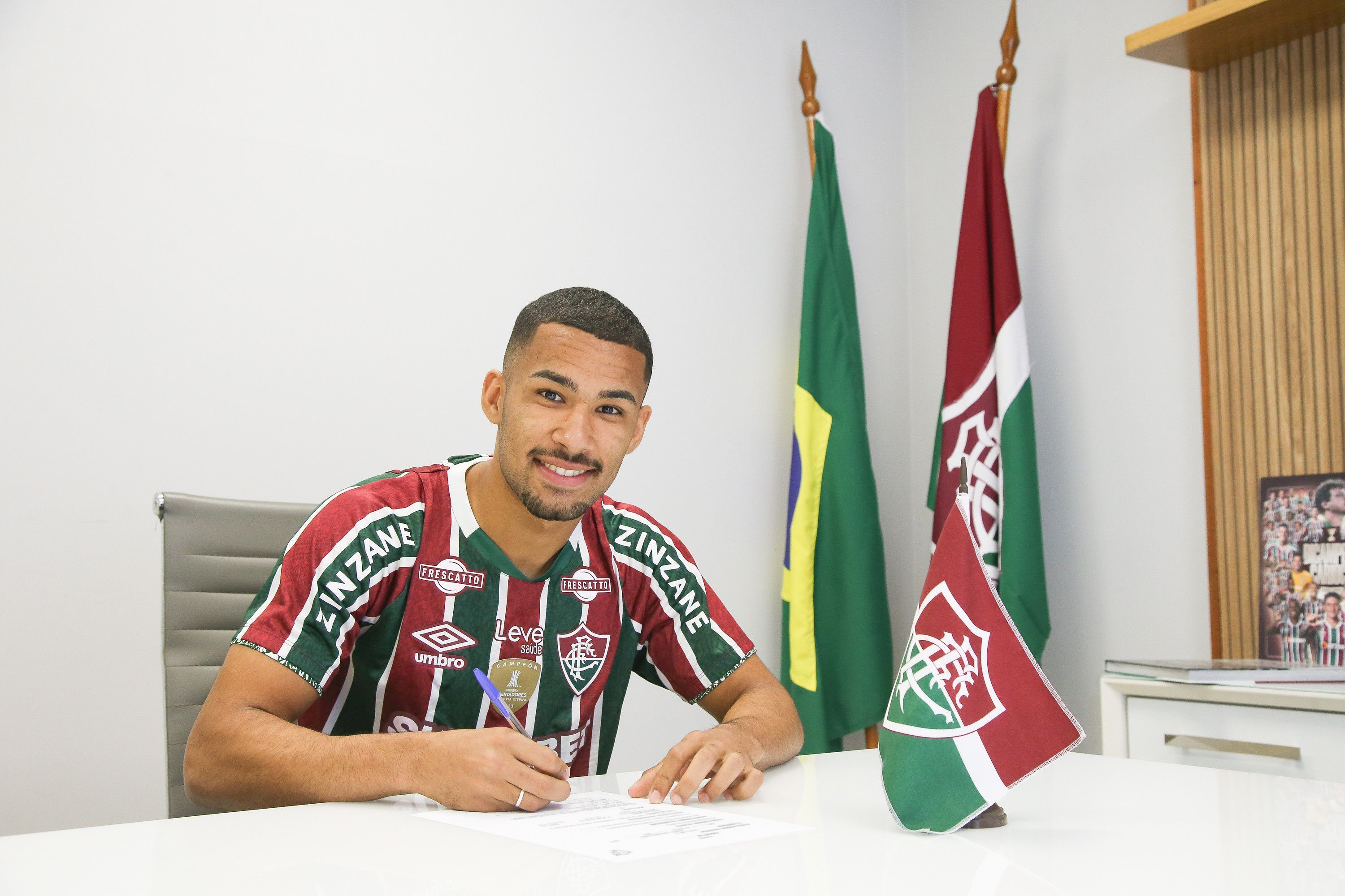 Sem André, Fluminense acerta com volante revelação do futebol paranaense