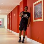 Flamengo anuncia a renovação de Victor Hugo até o final de 2028