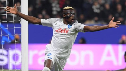 Victor Osimhen, em grande fase, abriu o placar para o Napoli em solo alemão