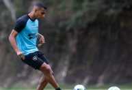São Paulo faz proposta por ex-Botafogo e disputa contratação com clube russo