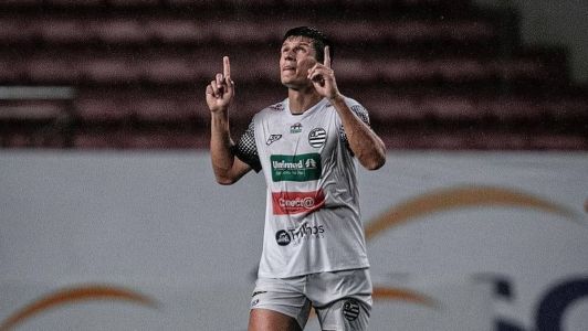 Victor Sallinas defendeu o clube de São João del-Rei no Campeonato Mineiro de 2022