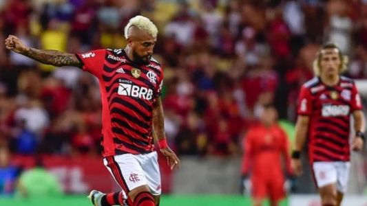 Vidal ainda não se firmou como titular no Flamengo