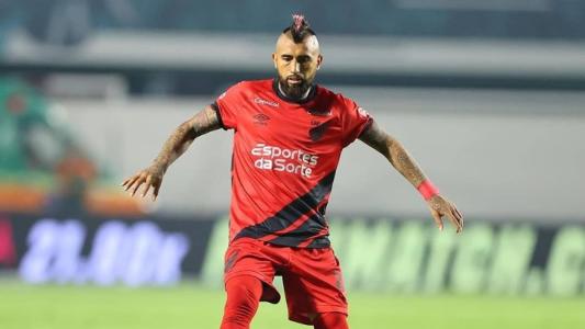Vidal disparou contra treinador do Manchester United