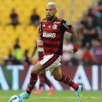 Athletico-PR encaminha contratação de Arturo Vidal, do Flamengo