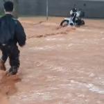 Vídeo: chuva forte provoca alagamentos e atinge João Monlevade, na região Central de Minas