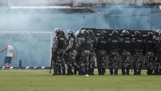 Vídeo da confusão entre torcedores de Cruzeiro e Coritiba