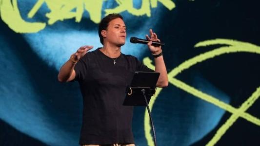 Vídeo de culto de André Valadão deve excluído do Youtube e do Instagram