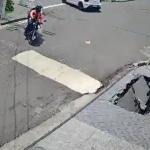 Vídeo flagra momento em que calçada cede e homem afunda em buraco em Manaus