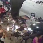 Vídeo flagra motorista embriagado invadindo calçada e quase atropelando pedestres em BH