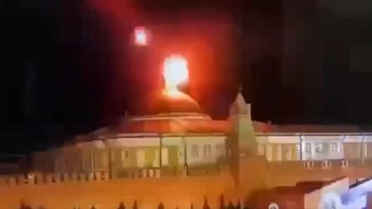 Vídeo mostra explosão de um equipamento em cima de palácio em Moscou