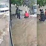 Vídeo mostra momento em que idoso é arrastado por enxurrada e fica preso debaixo do carro em SP