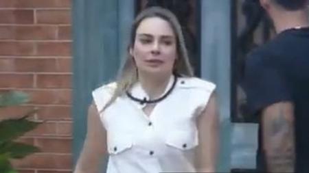 Vídeo mostra momento em que Rachel Sheherazade é chamada para conversar com produção de "A Fazenda" antes de expulsão