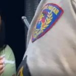 Bancária presa por chamar PM de ‘negro fedorento’ em BH é solta pela Justiça