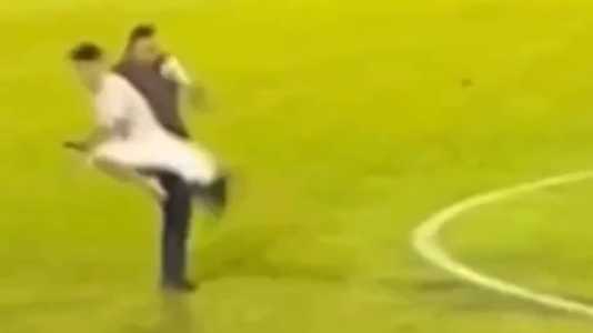 Vídeo mostra torcedor do Atlético sendo agredido