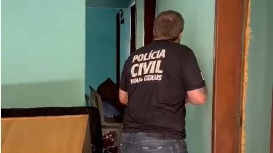 Vídeo obtido em primeira mão mostra momento em homem joga querosene e tenta explodir botijão de gás em delegado