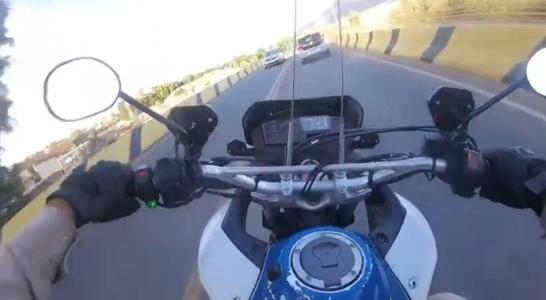Blitz em Governador Valadares termina com motociclista preso após fuga arriscada