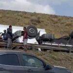 BR-040: capotamento envolvendo caminhão e carro fecha a rodovia na Grande BH