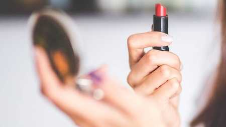 Vídeos de influencers trazem críticas a produtos e alertas aos consumidores