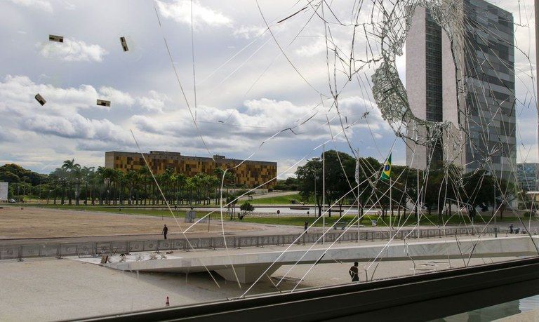 Saiba quanto o governo pretende gastar para instalar vidros blindados no Palácio do Planalto