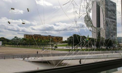 Vidro trincado no Palácio do Planalto