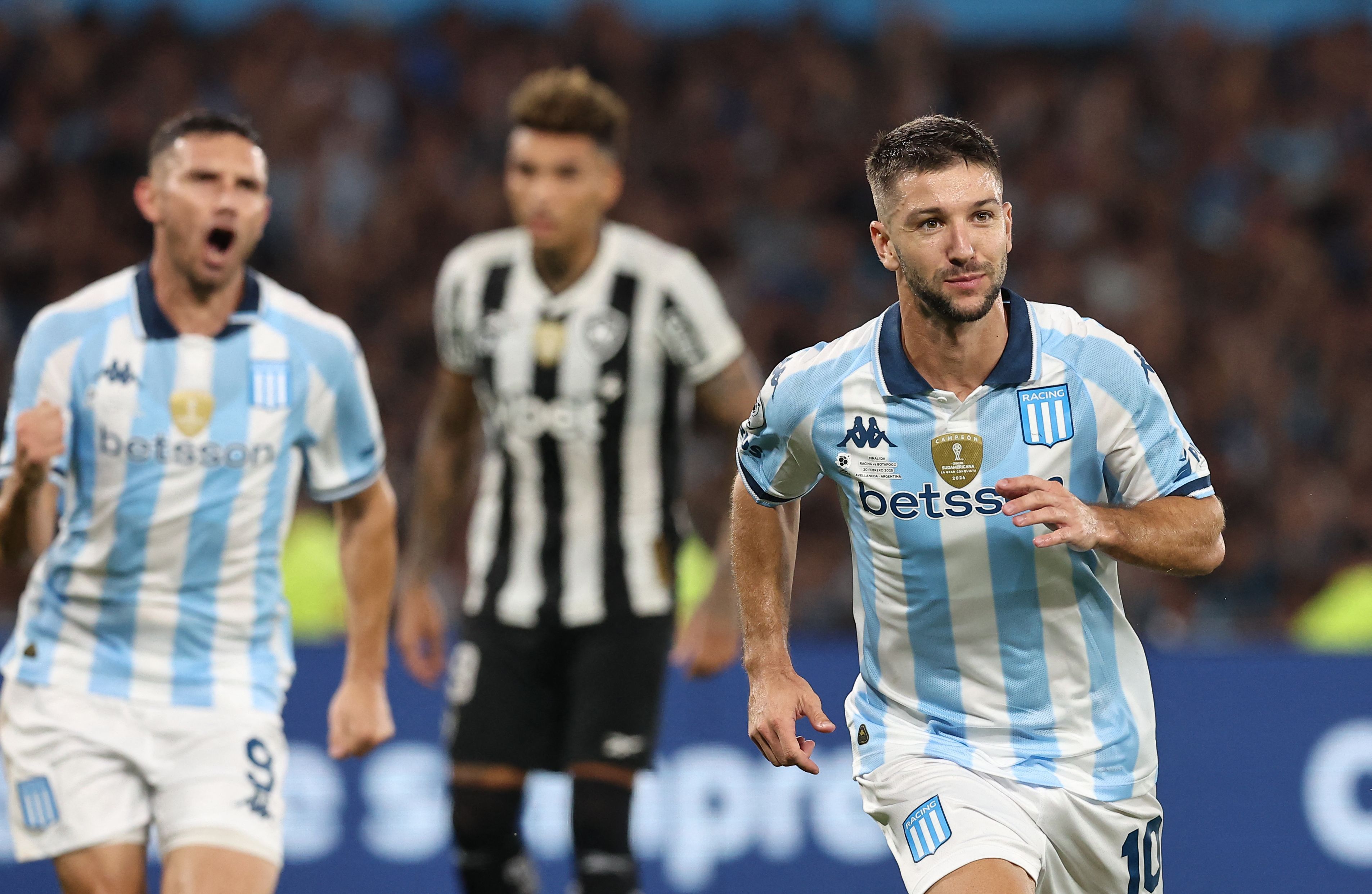 Botafogo joga mal, Racing vence e se aproxima do título da Recopa Sul-Americana