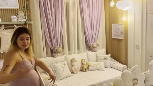 Viih Tube vê quarto da filha pronto pela primeira vez