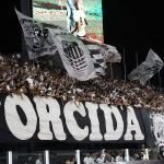 Torcida do Santos esgota ingressos para clássico contra o Corinthians
