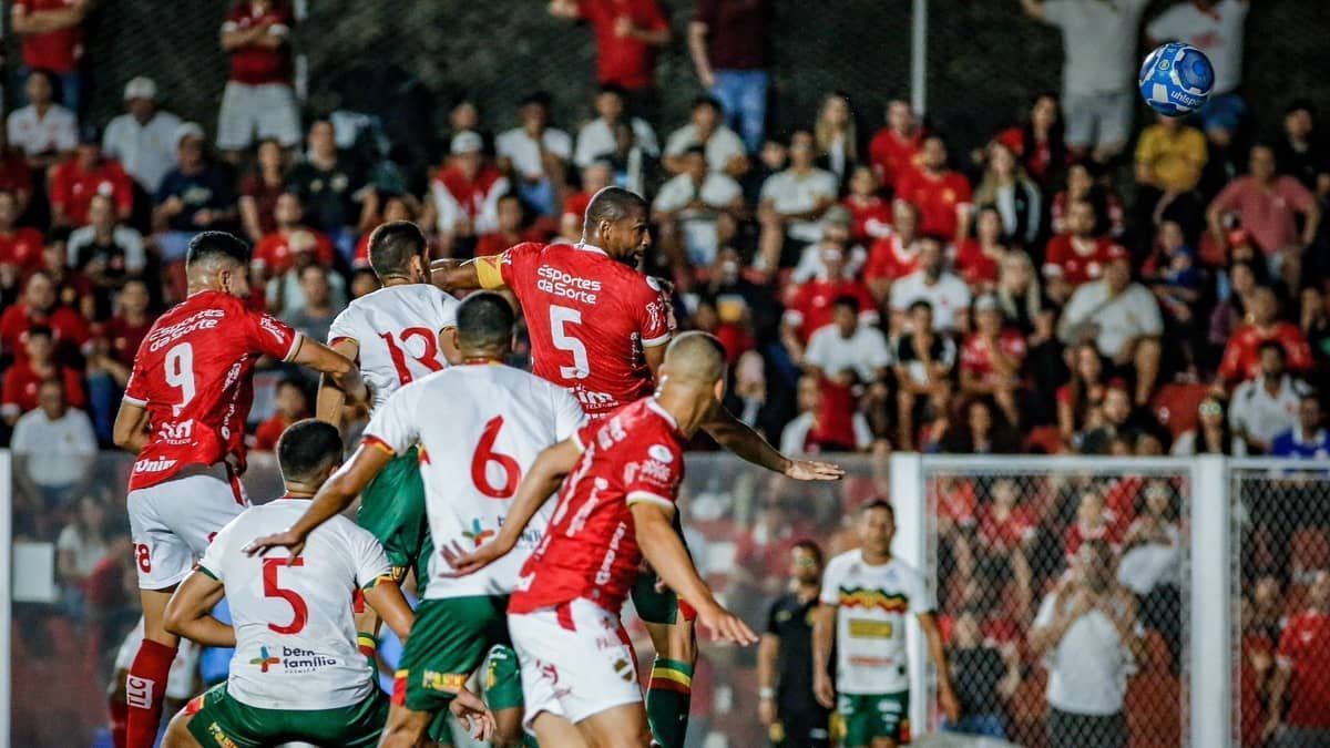 Vila Nova se reabilita e bate Sampaio Corrêa na Série B
