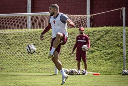 Treino do Vila Nova-GO para jogo em 2025