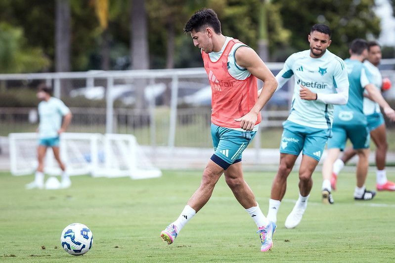 Cruzeiro treina na Toca II com retorno de titulares; saiba detalhes