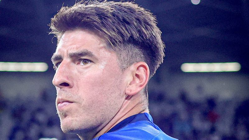 Villalba comenta estreia no Mineirão pelo Cruzeiro e relembra início da carreira