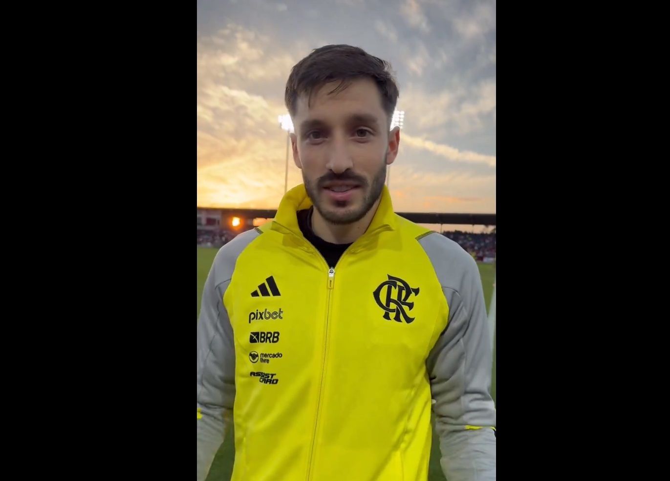 Flamengo oficializa o lateral-esquerdo Matías Viña como reforço