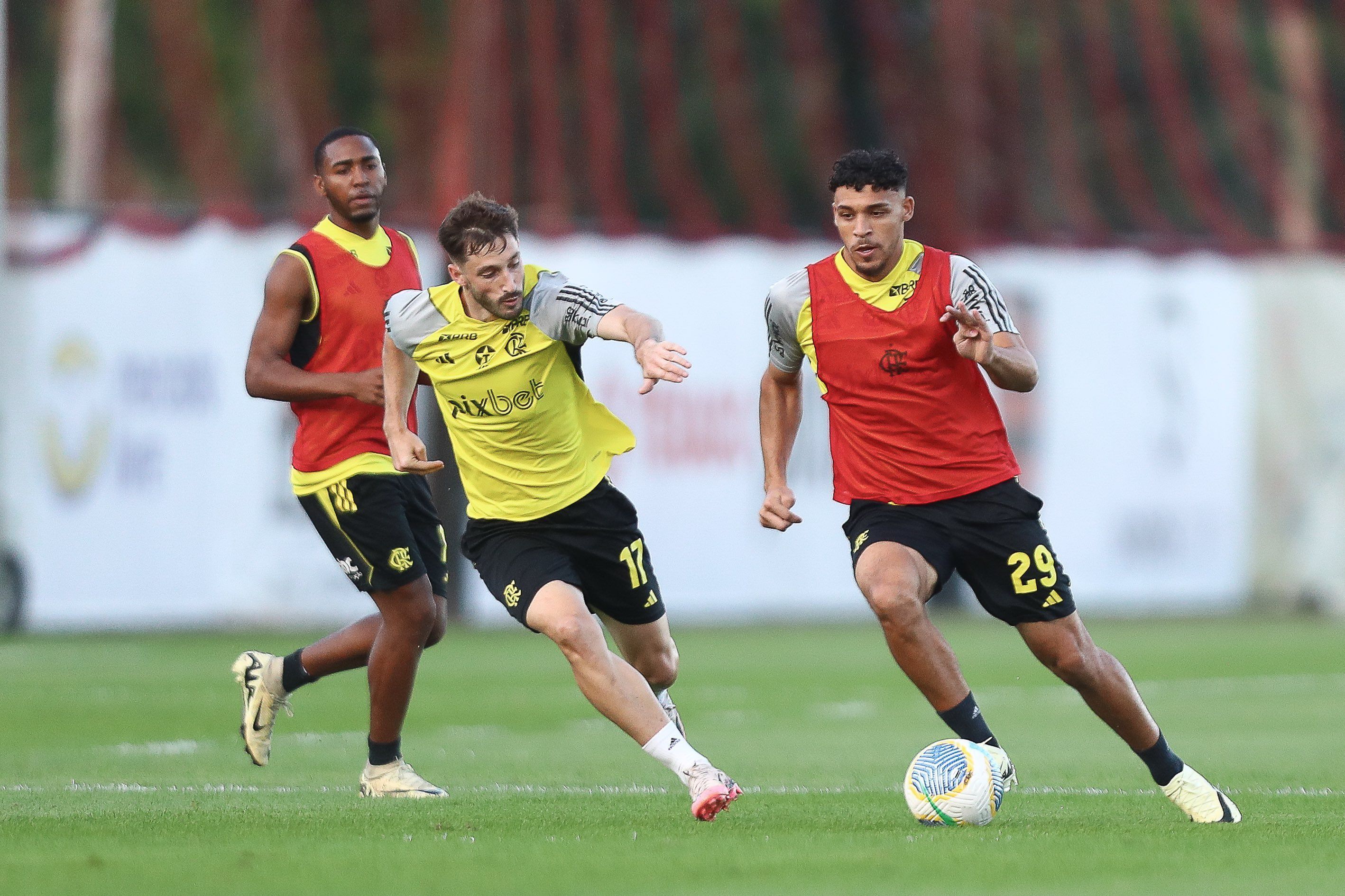 Flamengo terá Bruno Henrique e mais novidades contra o São Paulo