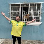 Ator de 'Todo Mundo Odeia o Chris' mobiliza avião de doações nos EUA para o RS