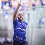 Wesley decide, Cruzeiro vence Santos no Independência e embala no Brasileiro