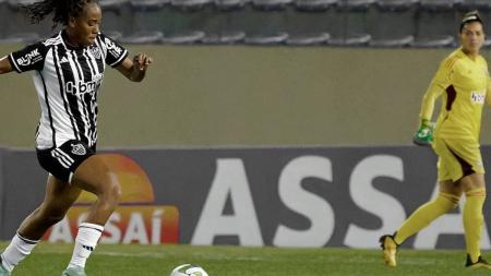 Vingadoras lutaram muito, mas não conseguiram evitar a vitória do Palmeiras