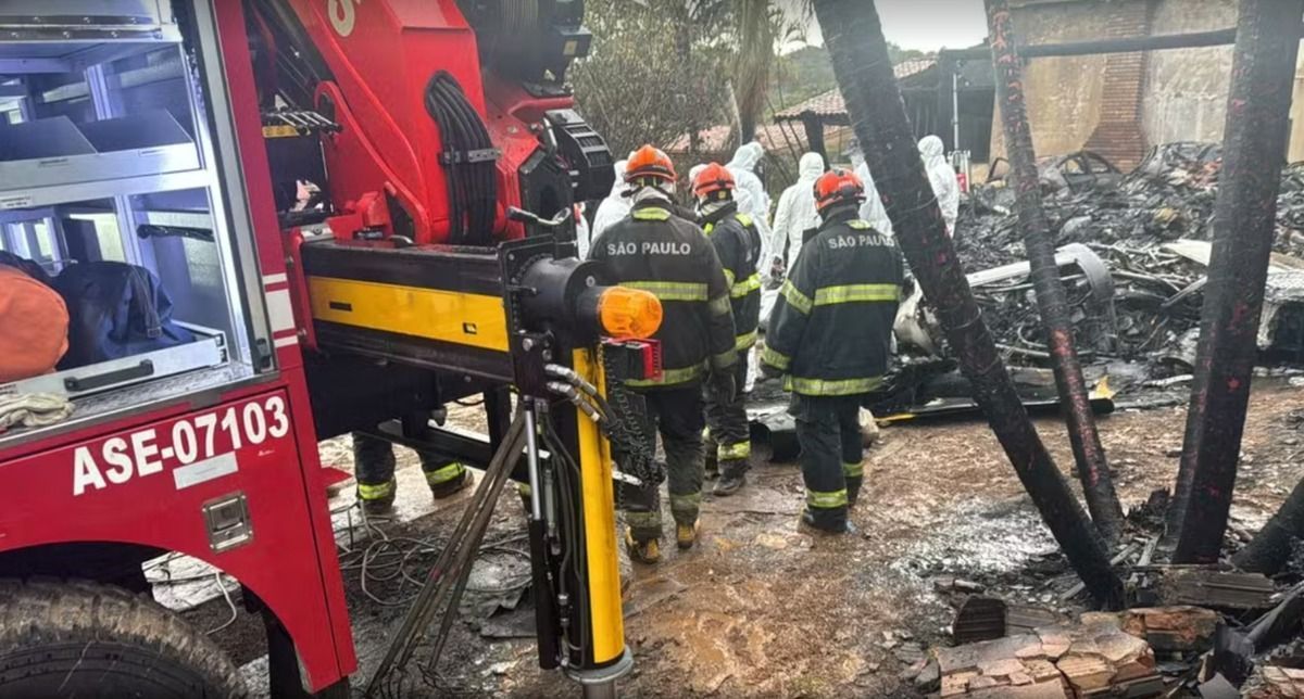 IML identifica 56 das 62 vítimas de acidente com Voepass; 27 corpos já foram liberados