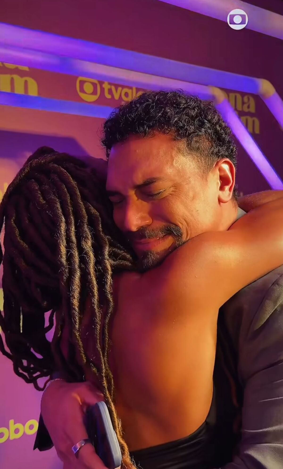 TV Globo eterniza reencontro de Aline e Vinícius após BBB 25 em evento especial